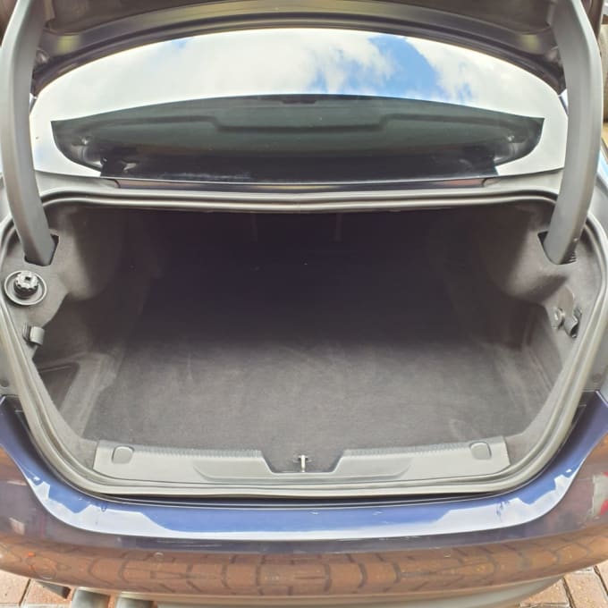 2025 Jaguar Xe