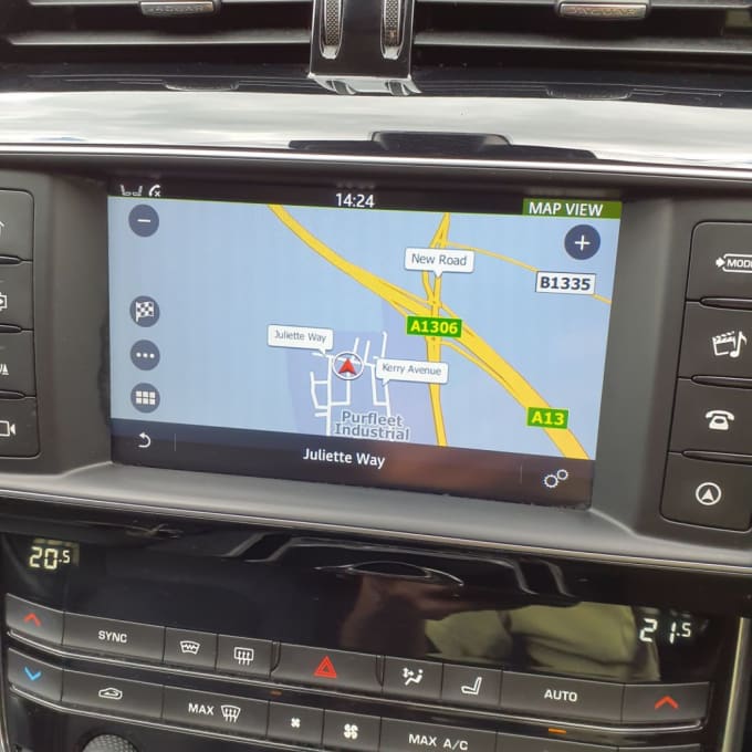 2025 Jaguar Xe