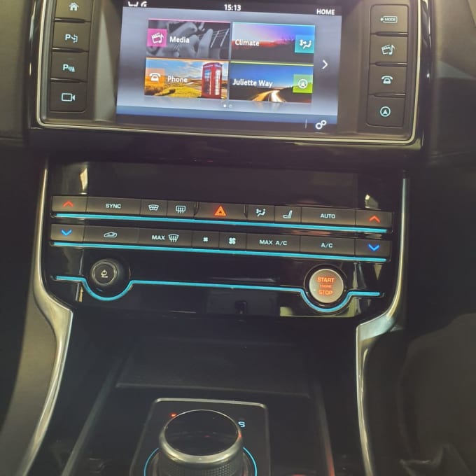2025 Jaguar Xe
