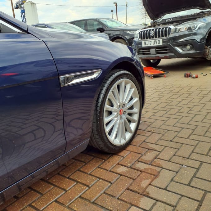 2025 Jaguar Xe
