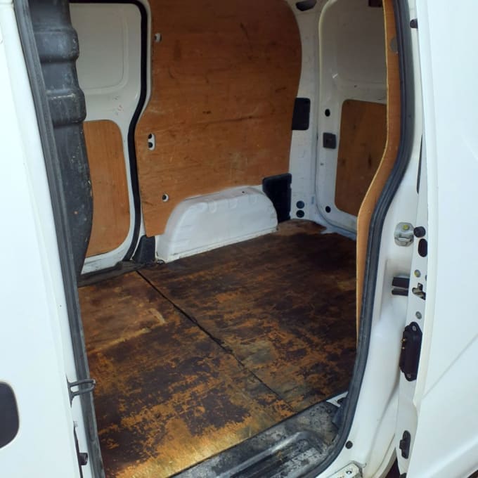 2025 Nissan Nv200