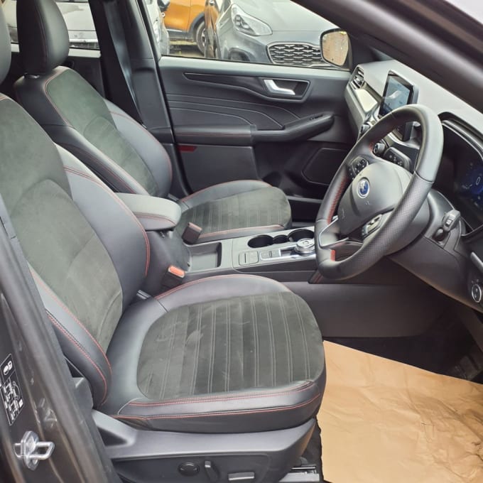 2025 Ford Kuga