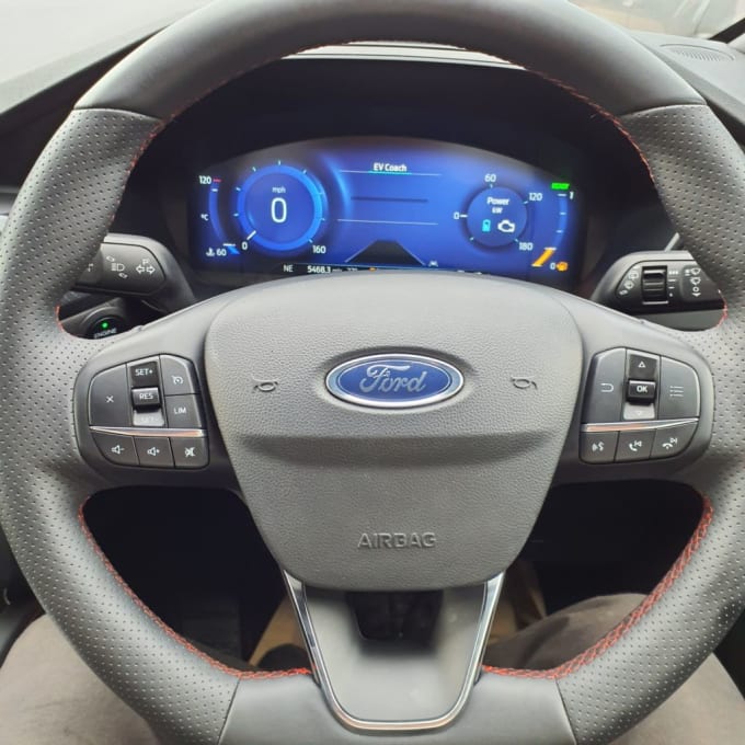 2025 Ford Kuga
