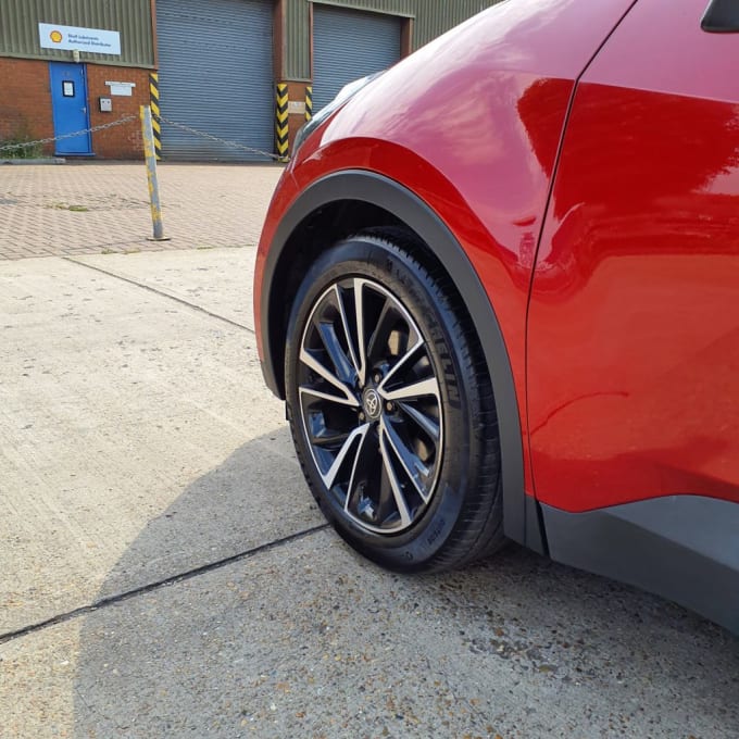2025 Toyota C-hr