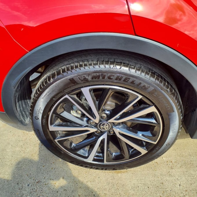 2025 Toyota C-hr