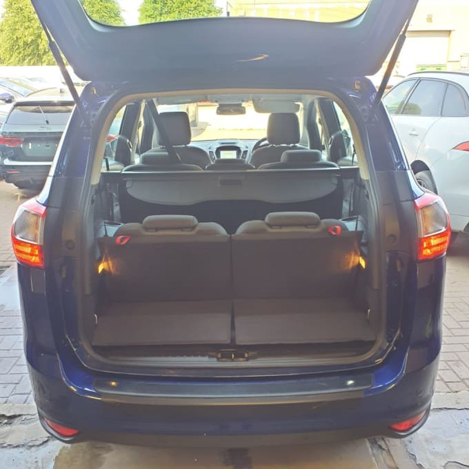 2025 Ford Grand C-max