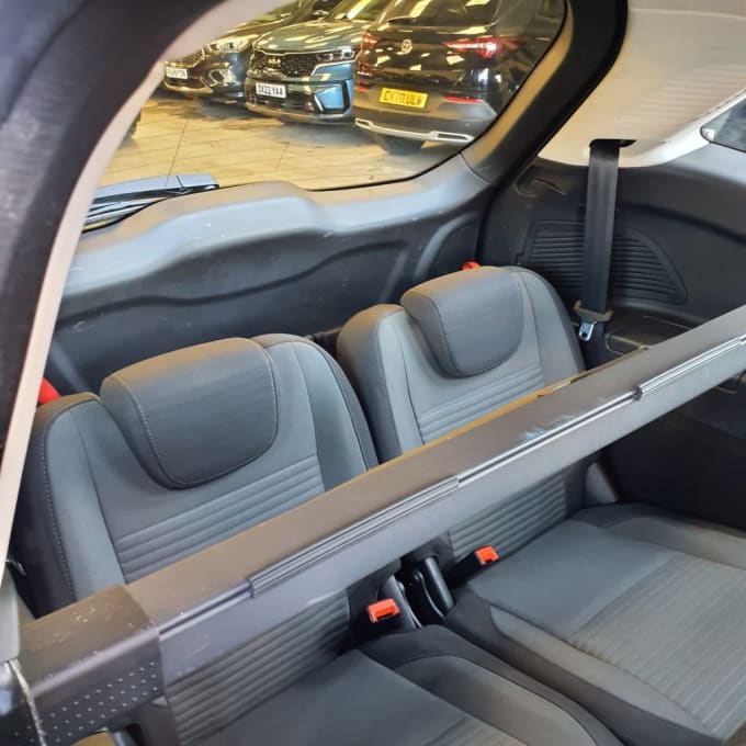2025 Ford Grand C-max