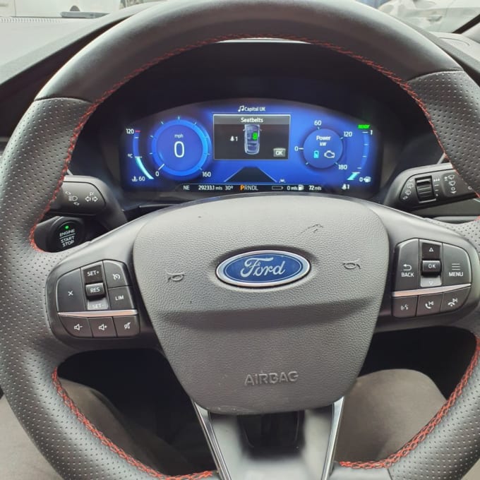 2025 Ford Kuga