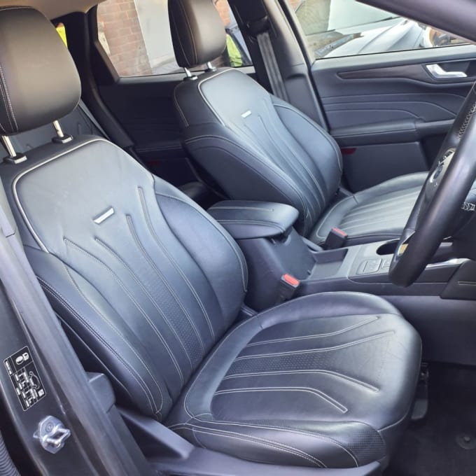 2025 Ford Kuga
