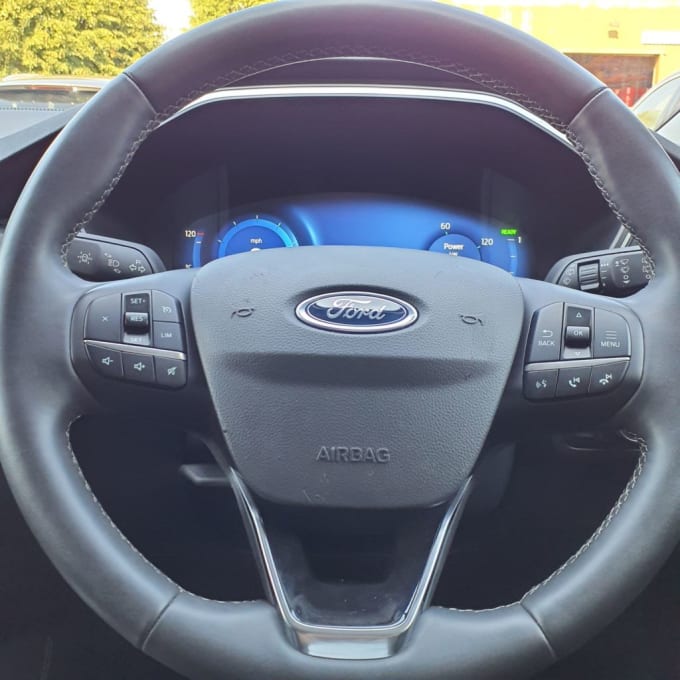 2025 Ford Kuga
