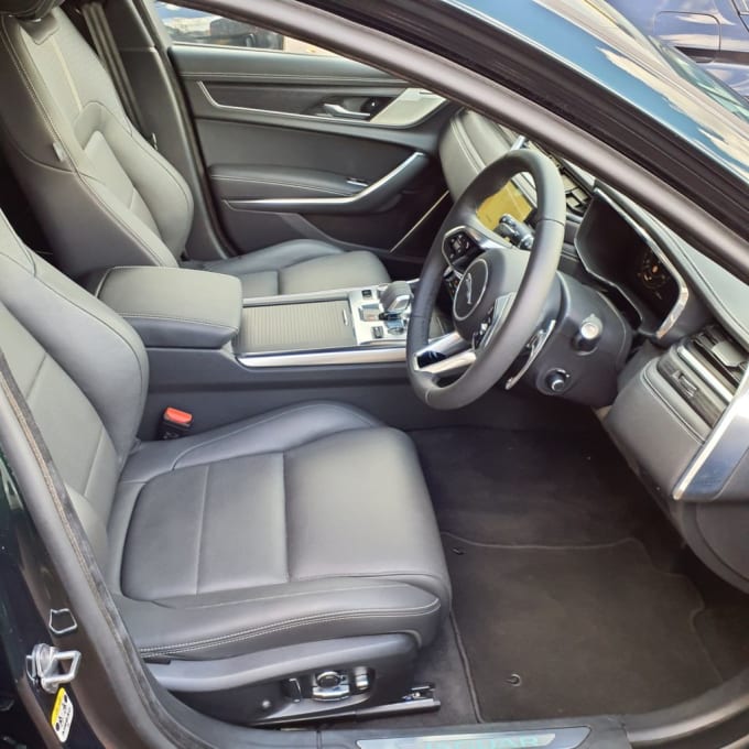 2025 Jaguar Xf