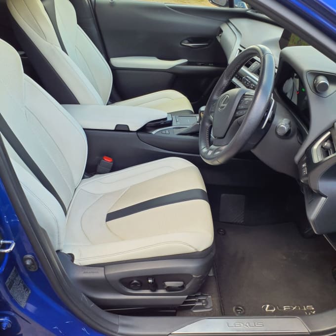 2025 Lexus Ux