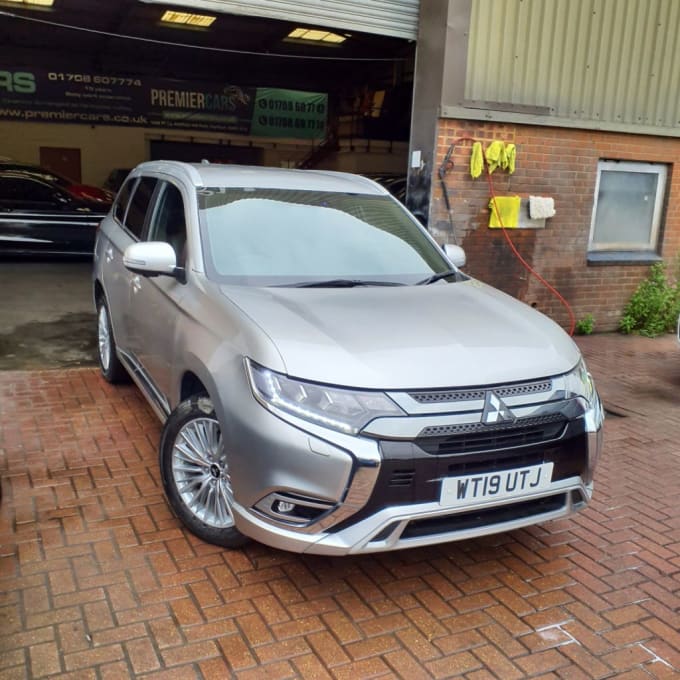 2025 Mitsubishi Outlander