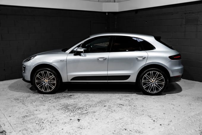 2025 Porsche Macan