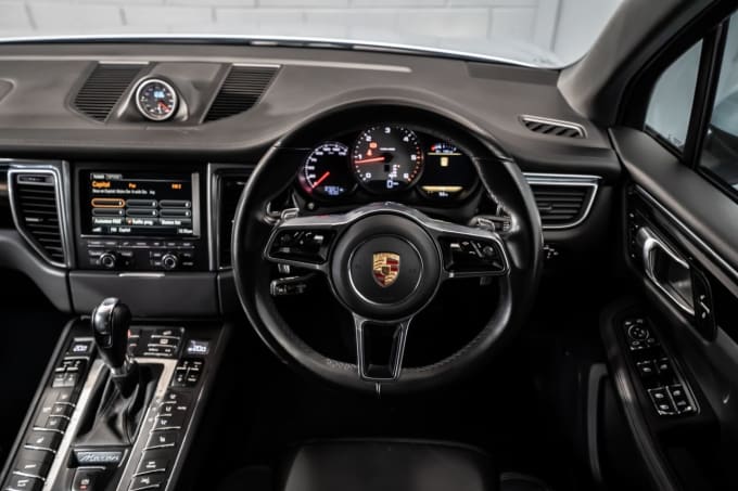 2025 Porsche Macan