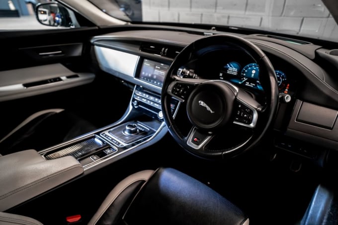 2025 Jaguar Xf