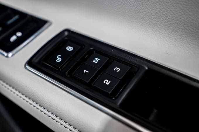 2025 Jaguar Xf