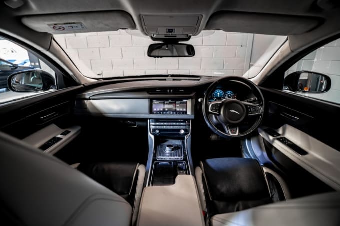 2025 Jaguar Xf