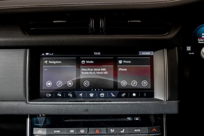 2025 Jaguar Xf