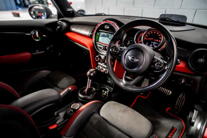 2025 Mini Hatch