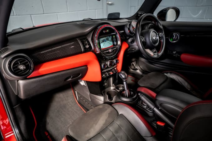 2025 Mini Hatch