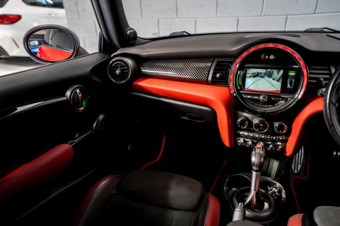 2025 Mini Hatch
