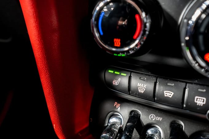 2025 Mini Hatch