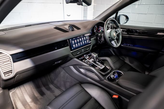 2025 Porsche Cayenne