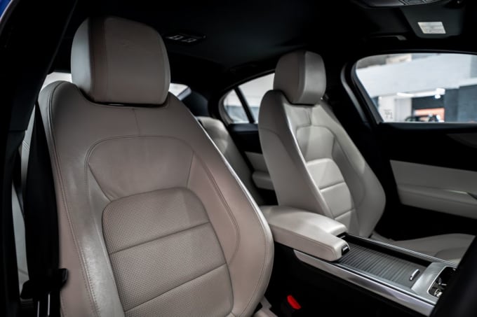 2025 Jaguar Xe
