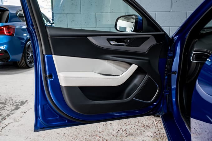 2025 Jaguar Xe