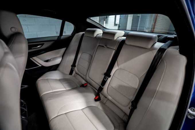 2025 Jaguar Xe