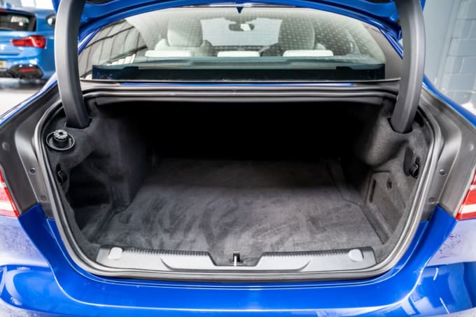 2025 Jaguar Xe
