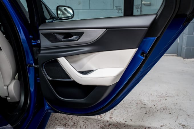 2025 Jaguar Xe