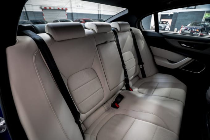 2025 Jaguar Xe