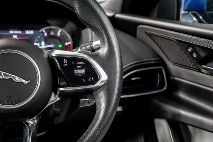 2025 Jaguar Xe