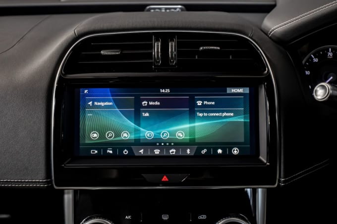 2025 Jaguar Xe