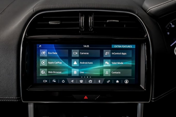 2025 Jaguar Xe