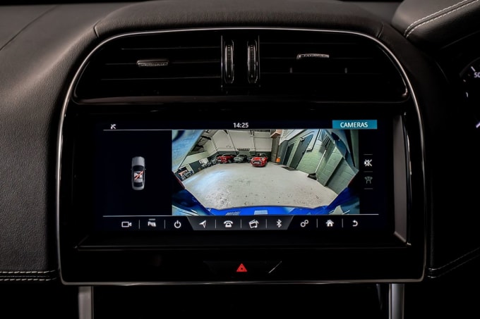 2025 Jaguar Xe