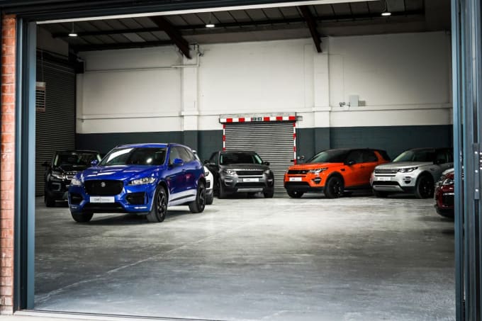 2025 Jaguar Xe