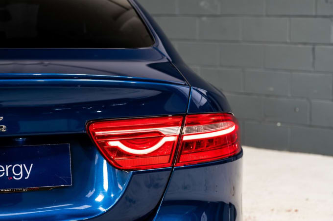 2025 Jaguar Xe