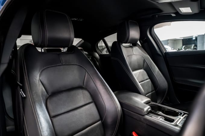 2025 Jaguar Xe