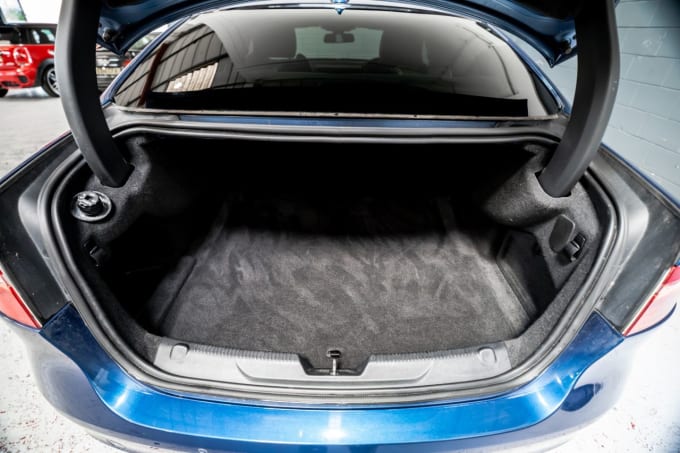 2025 Jaguar Xe