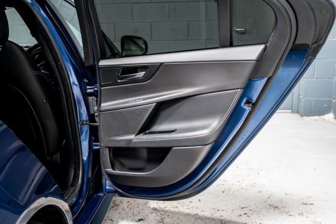 2025 Jaguar Xe