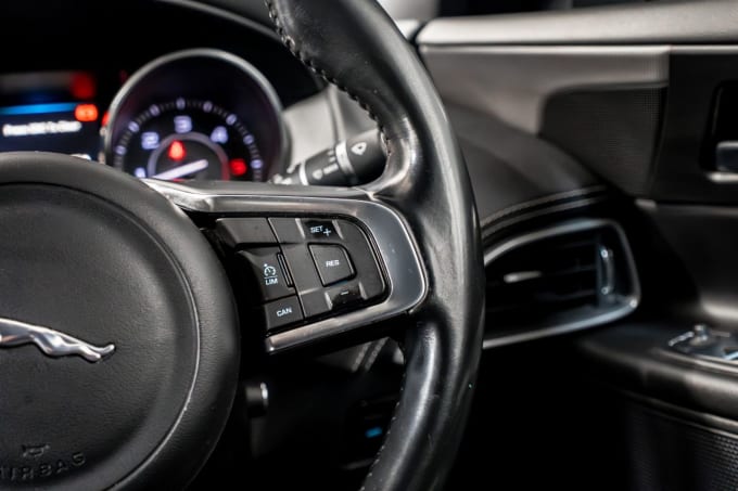 2025 Jaguar Xe