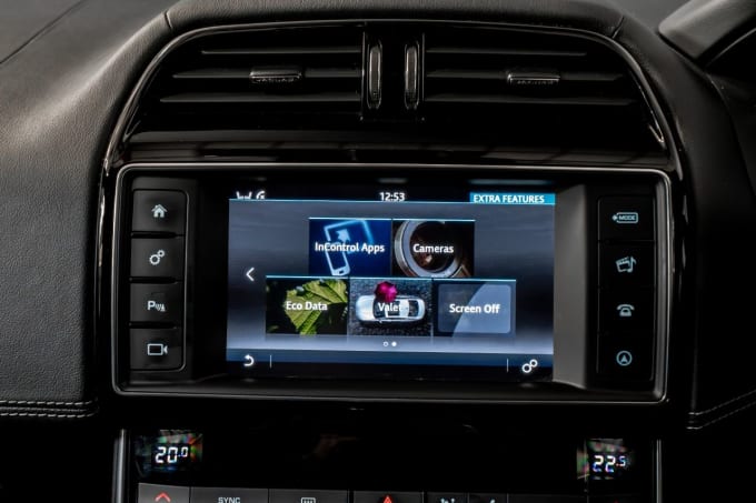 2025 Jaguar Xe