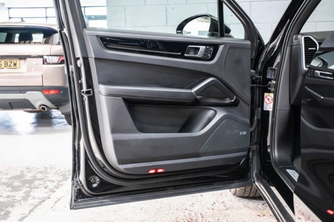 2025 Porsche Cayenne