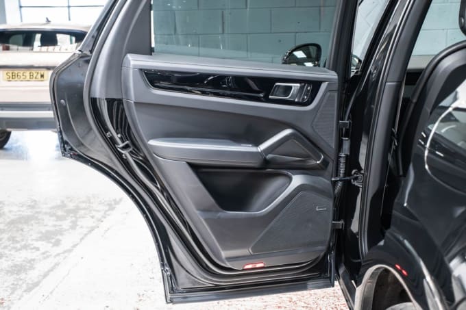 2025 Porsche Cayenne