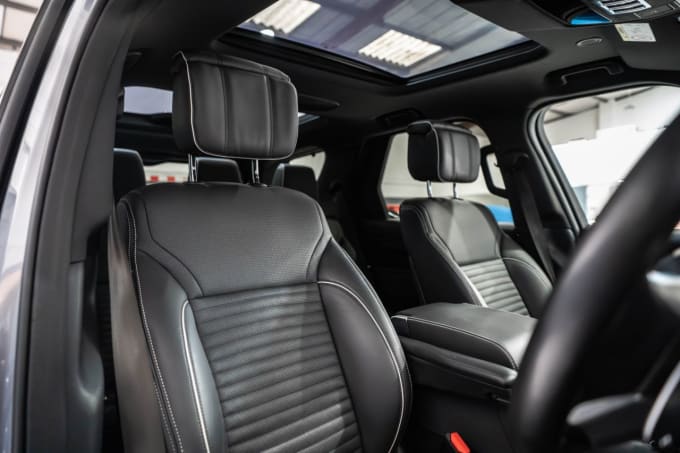2025 Land Rover Discovery