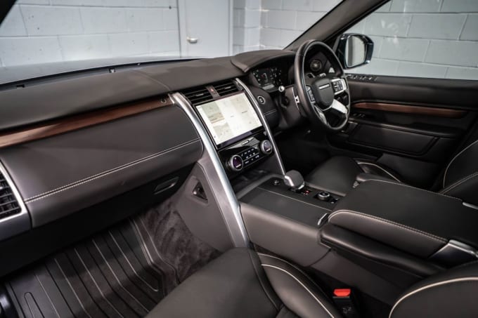 2025 Land Rover Discovery