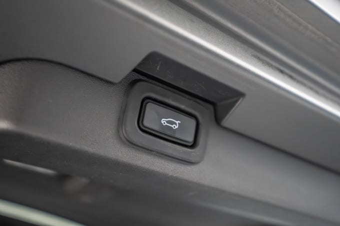 2025 Land Rover Discovery